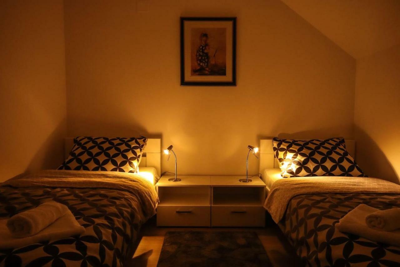 אוטוצאץ Apartman F&F מראה חיצוני תמונה